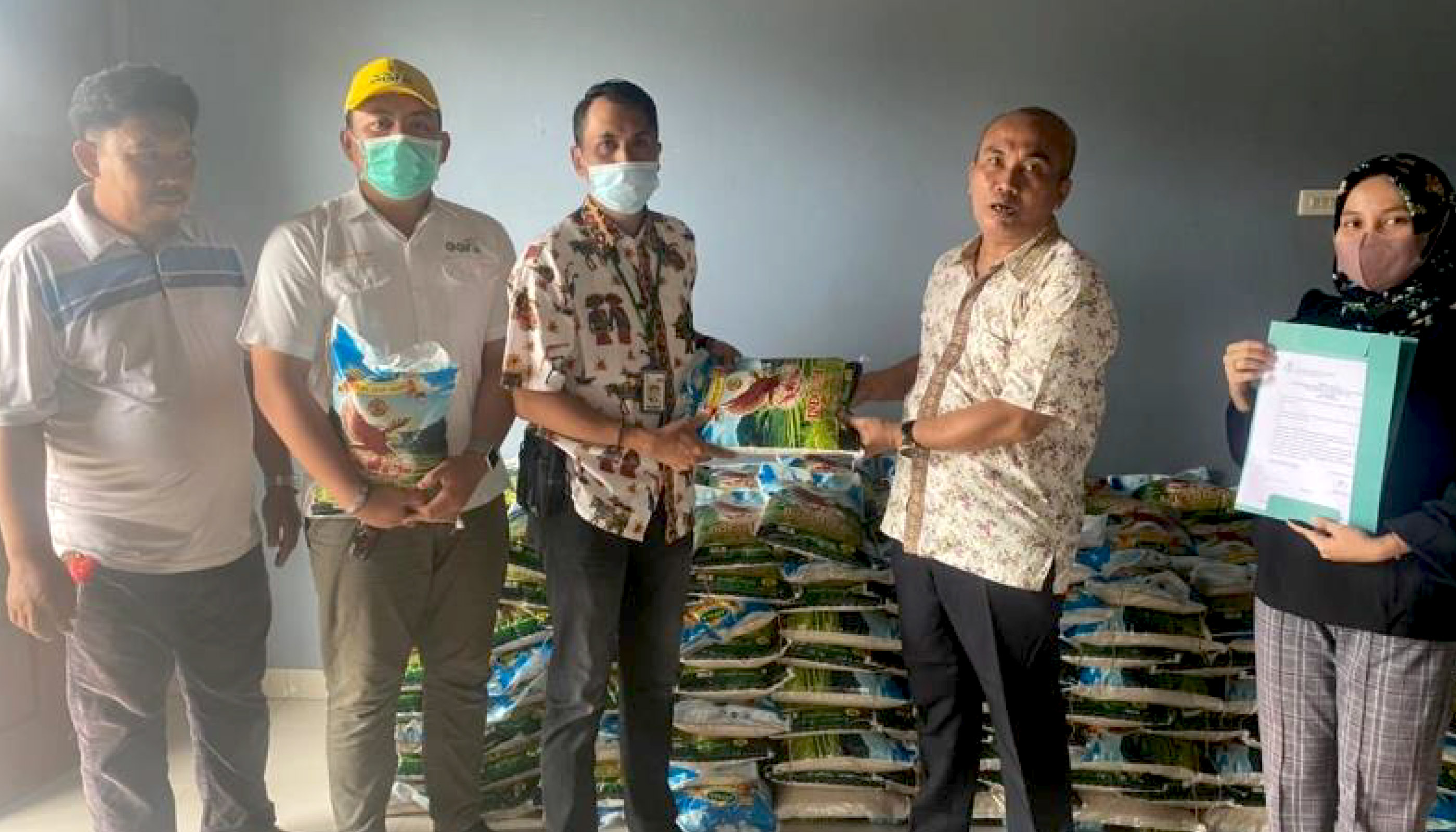 GGF Gives Basic Food to Locals