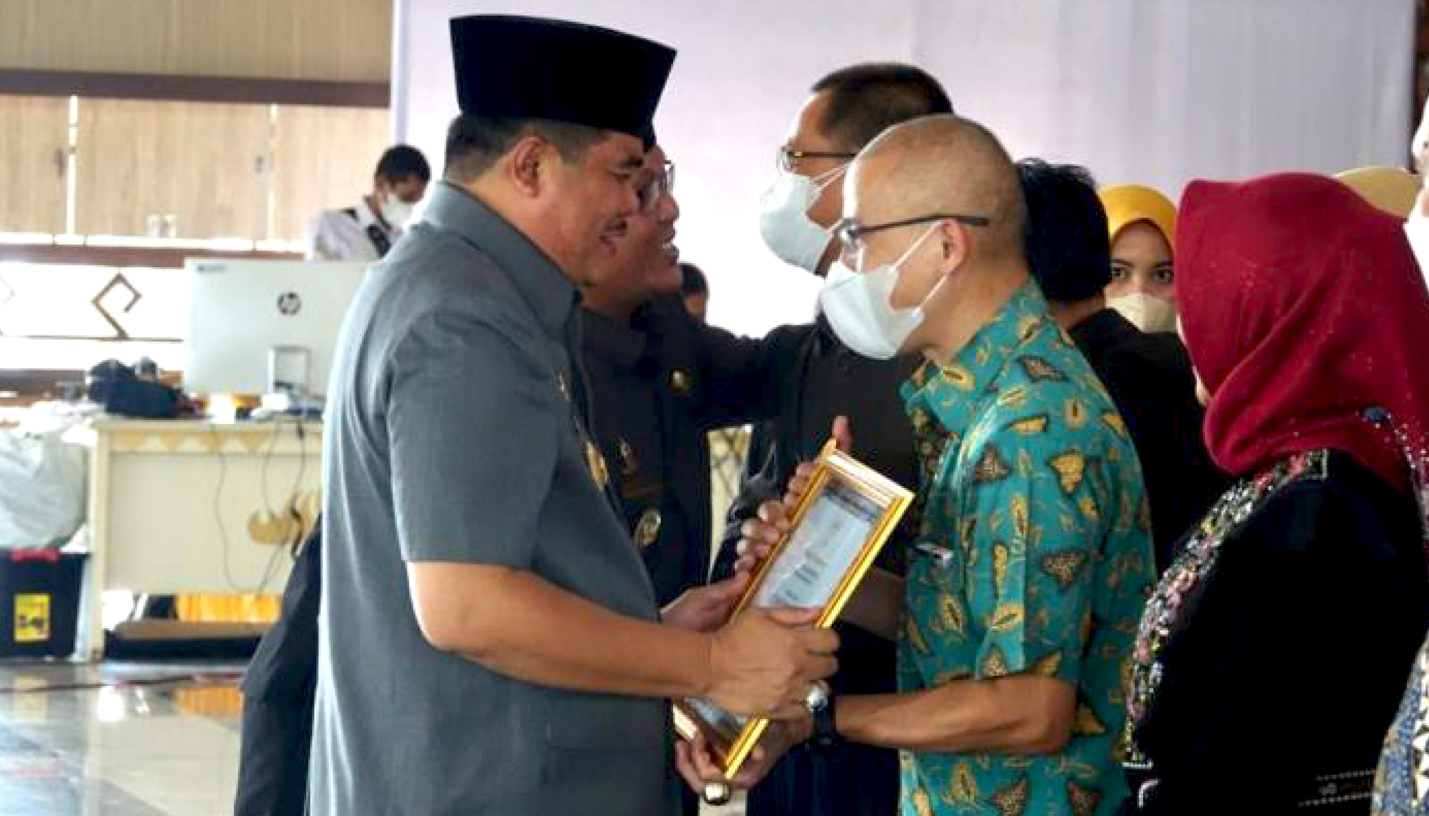 GGF Receives Award from Central Lampung Regent