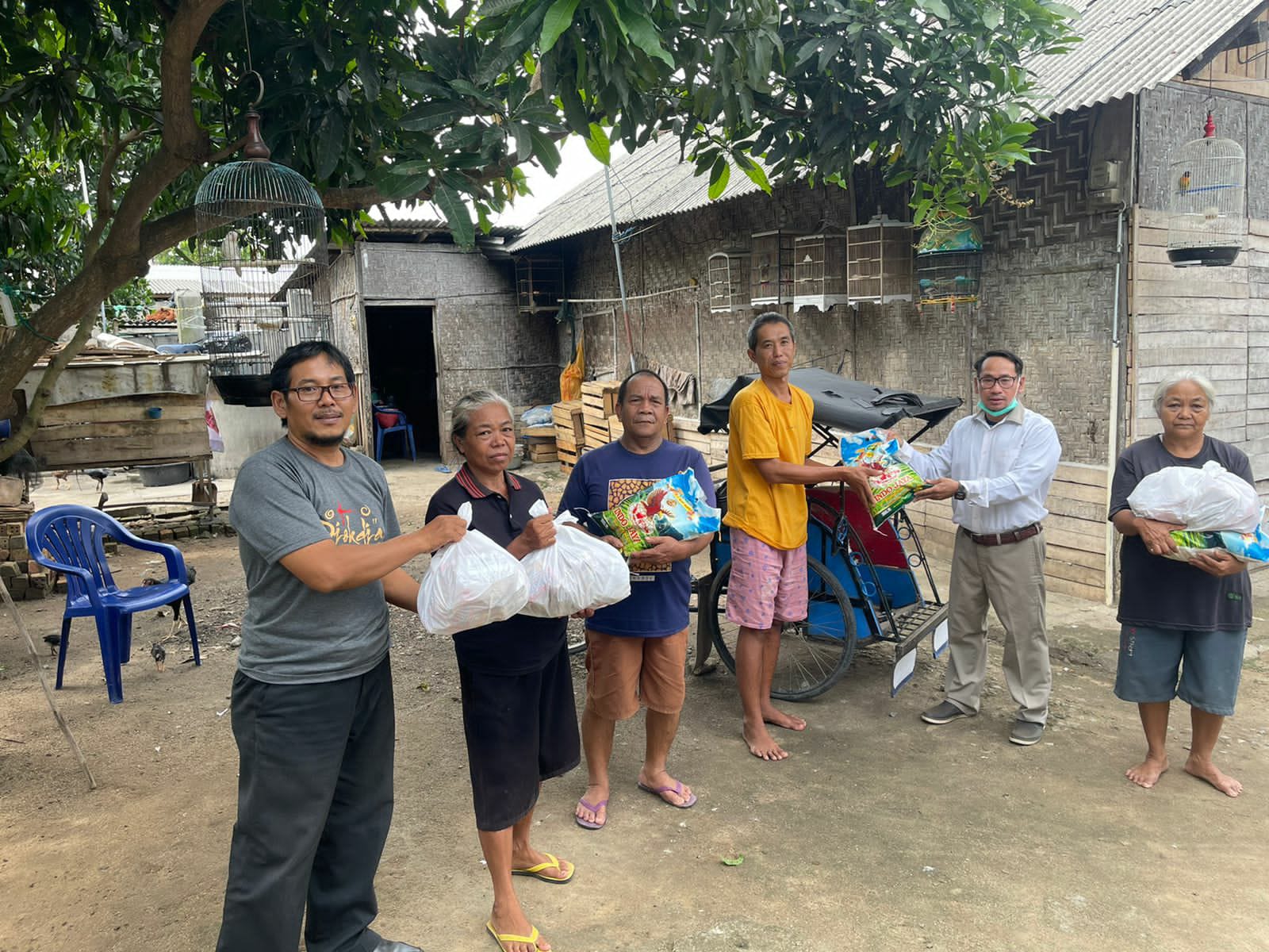 GGF Bagikan 2.500 Paket Sembako Lebaran untuk Warga Sekitar Perusahaa