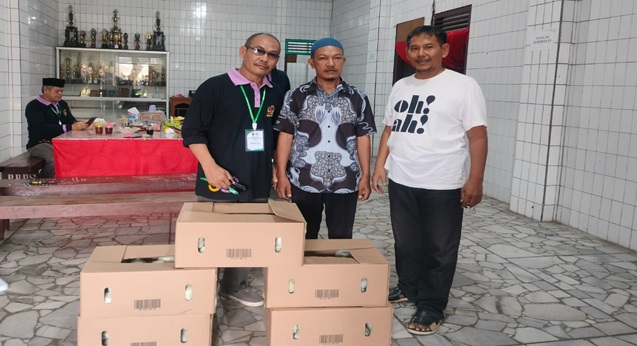 PT GGP Helps with Fresh Fruit on the 50th Anniversary of the Darussalam Islamic Boarding School